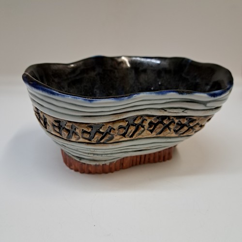 Click to view detail for SL-503 Bowl, Porcelain Free-form Coil w/Stamped Band $95